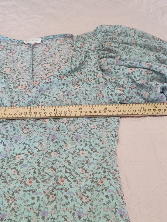 By The River Light Green Floral Puff-Sleeve Maxi Dress - Picture 6 of 11